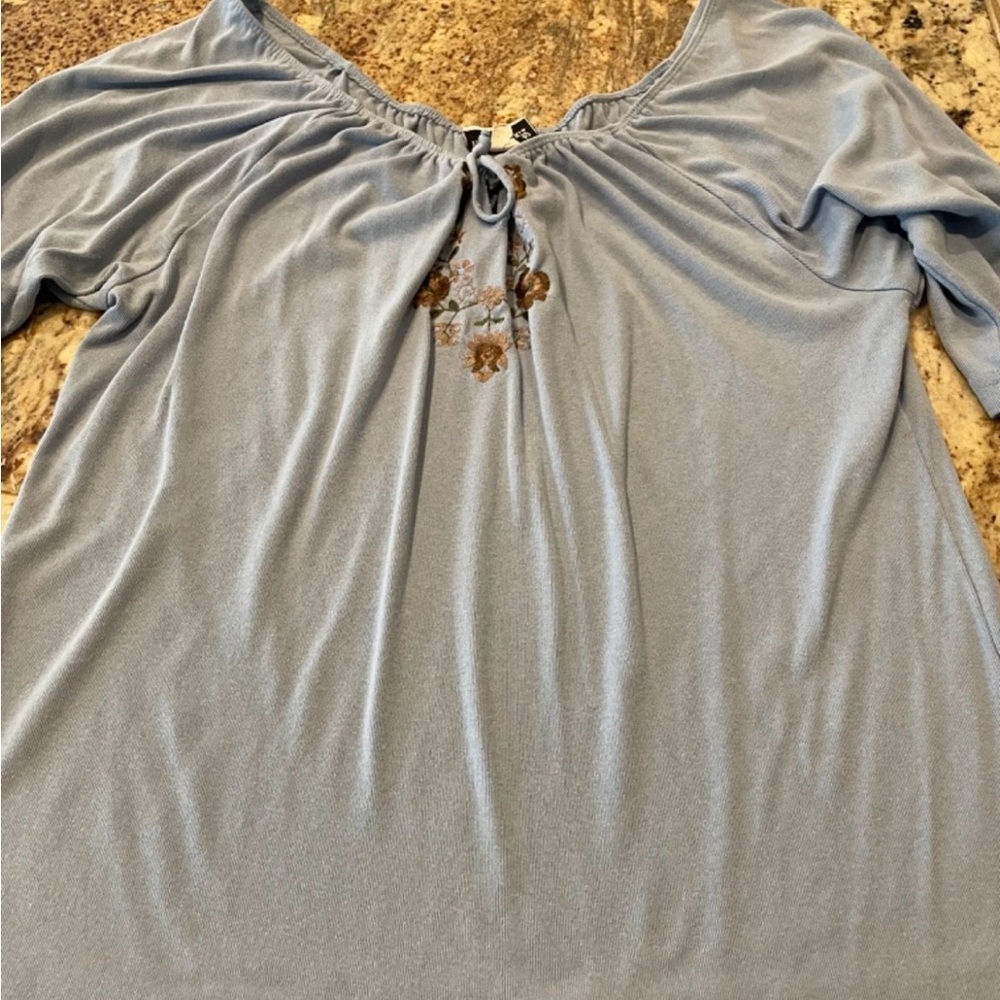 Fashion Bug Beautiful Blue Top w/ Brown Flowers size 18/20